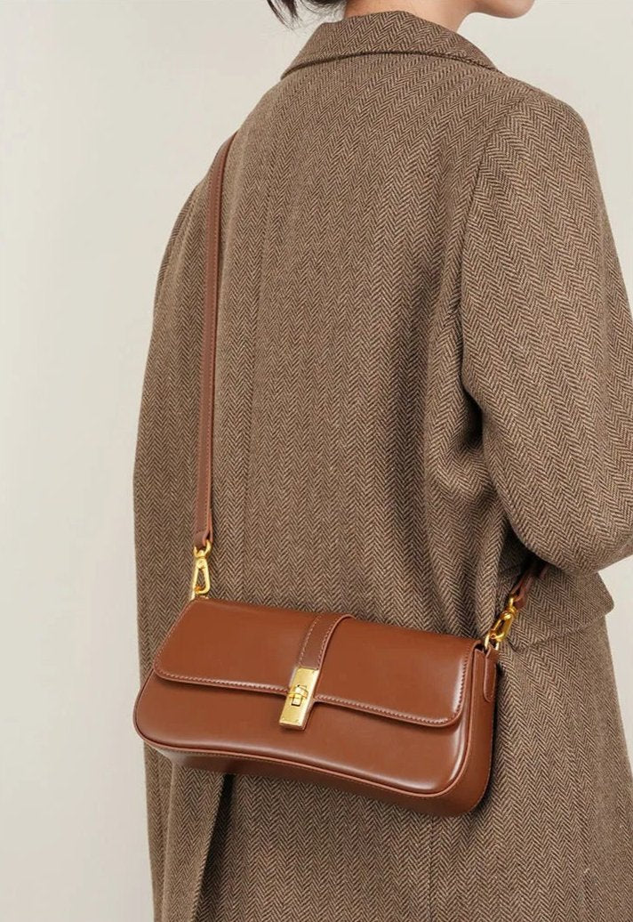 Lindi | Elegante Baguette-Ledertasche mit Schloss