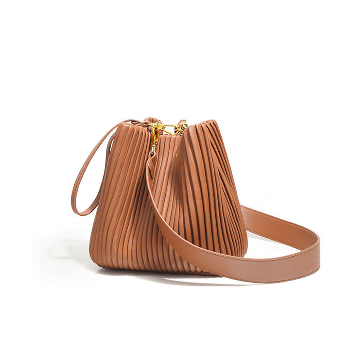 Oita | Leder Bucket Bag mit Rüschen