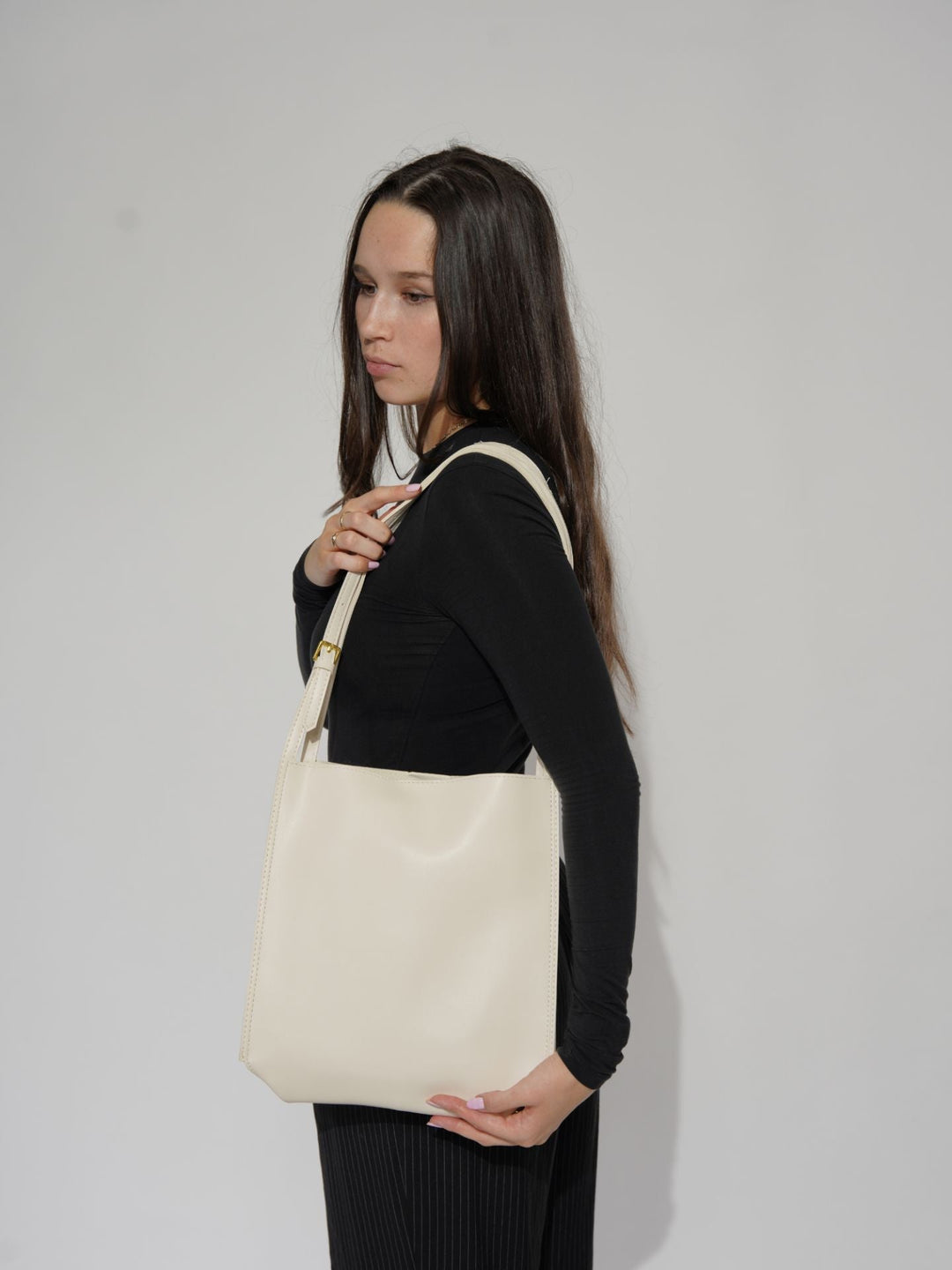 Goma | Halbmond-Schultertasche aus veganem Leder