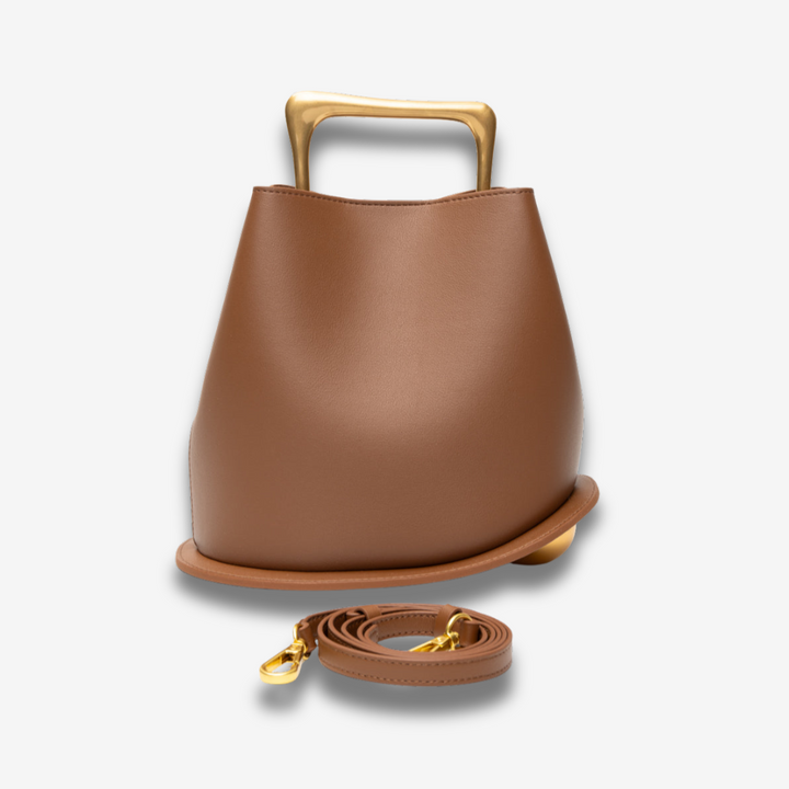 Jinja | Skulpturale Ledertasche mit Metallgriff