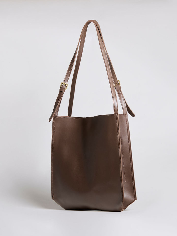 Goma | Halbmond-Schultertasche aus veganem Leder