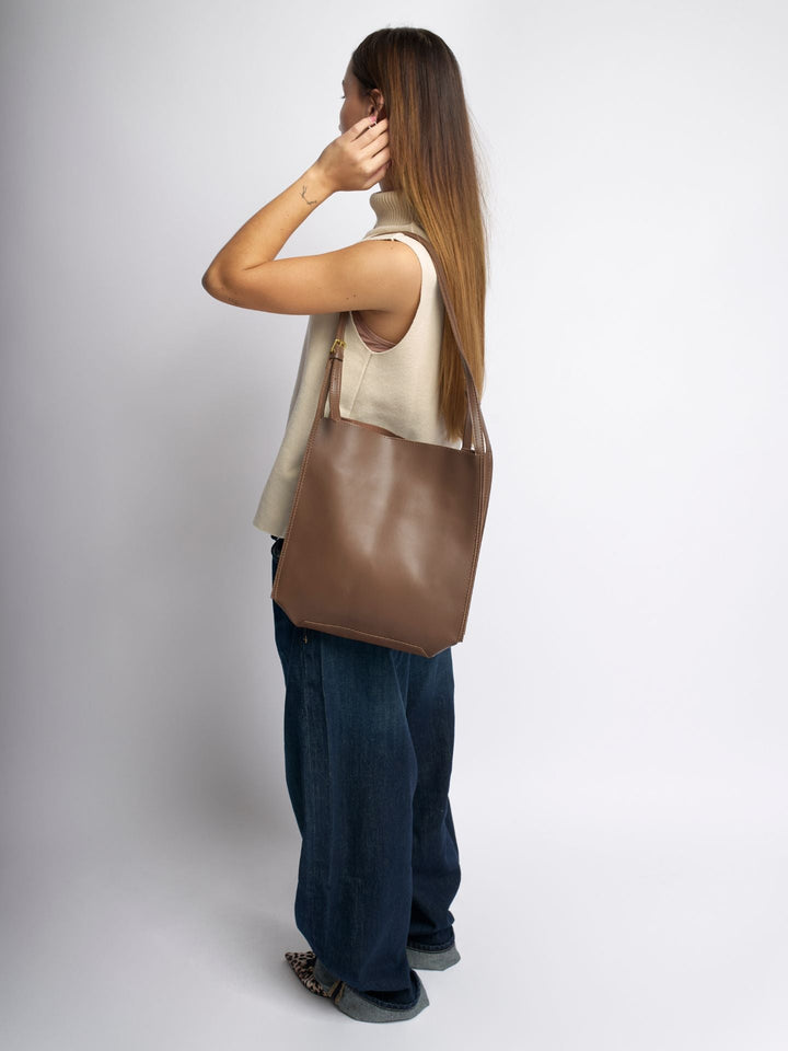 Goma | Halbmond-Schultertasche aus veganem Leder