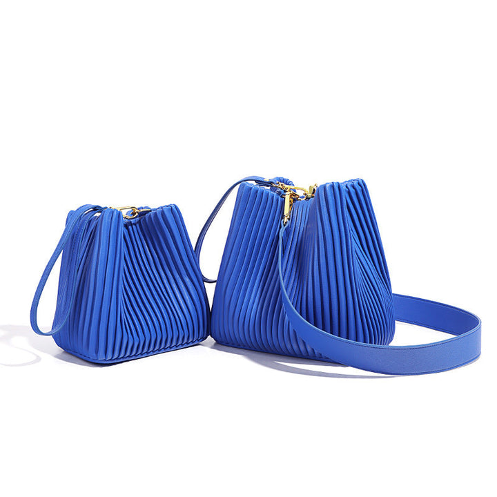 Oita | Leder Bucket Bag mit Rüschen
