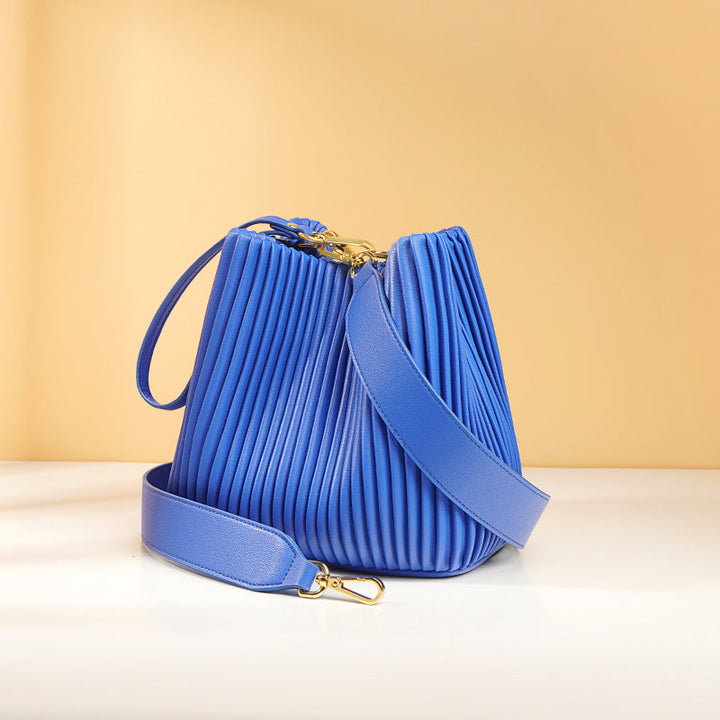 Oita | Leder Bucket Bag mit Rüschen