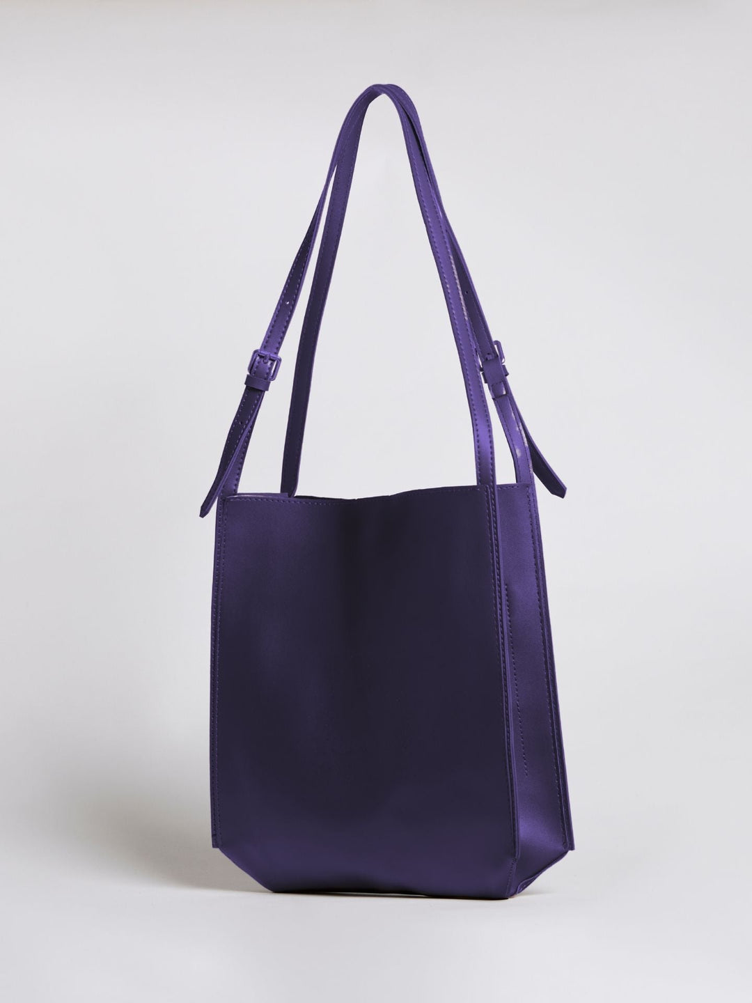 Goma | Halbmond-Schultertasche aus veganem Leder