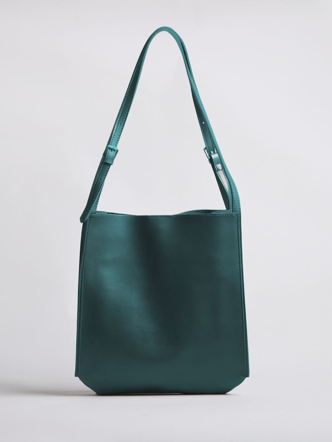 Goma | Halbmond-Schultertasche aus veganem Leder