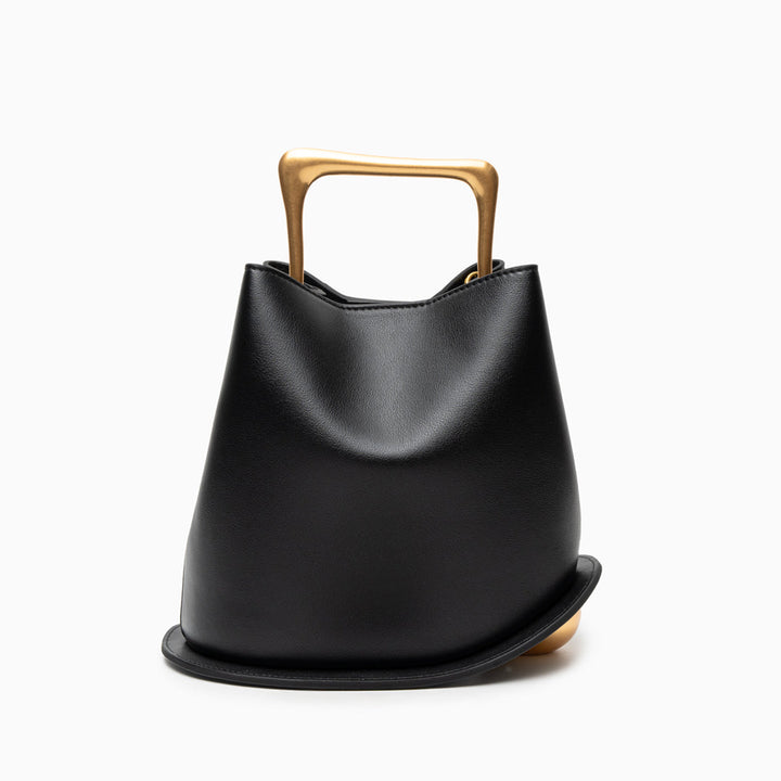 Jinja | Skulpturale Ledertasche mit Metallgriff