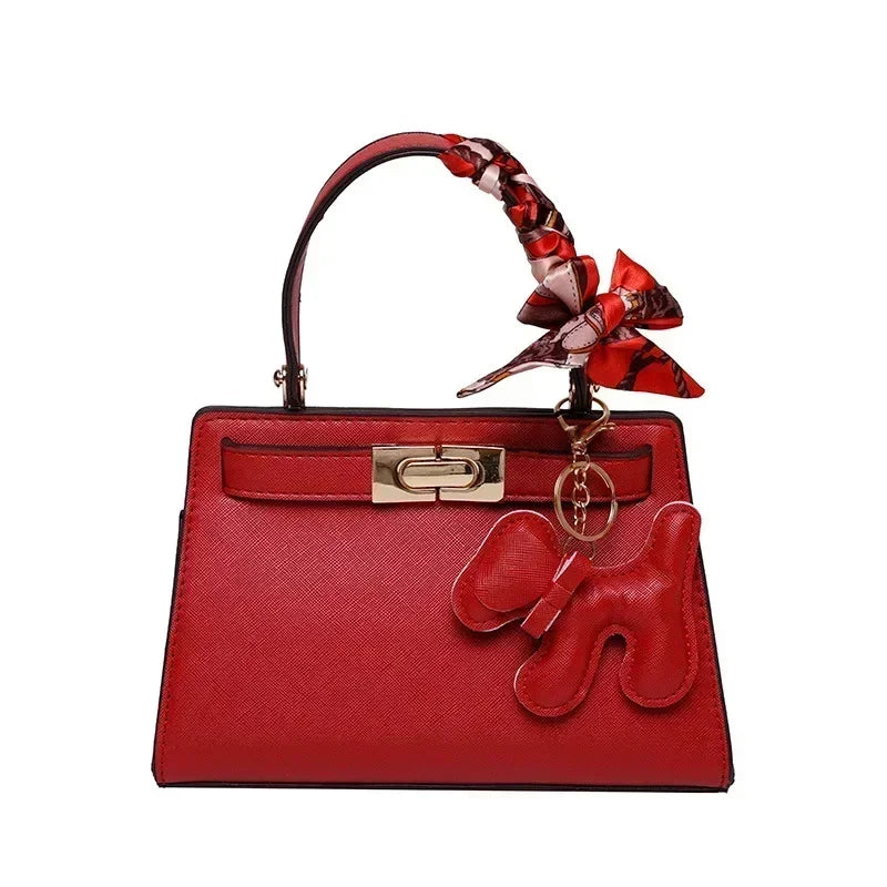 Kisangan | Strukturiertes Mini-Handbag mit Charme