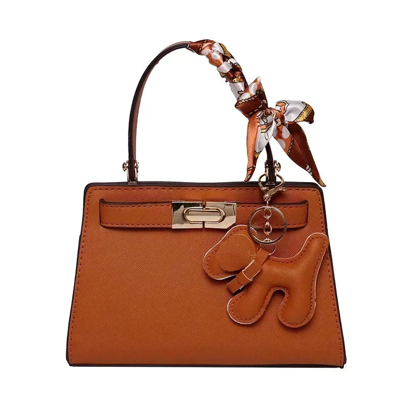 Kisangan | Strukturiertes Mini-Handbag mit Charme