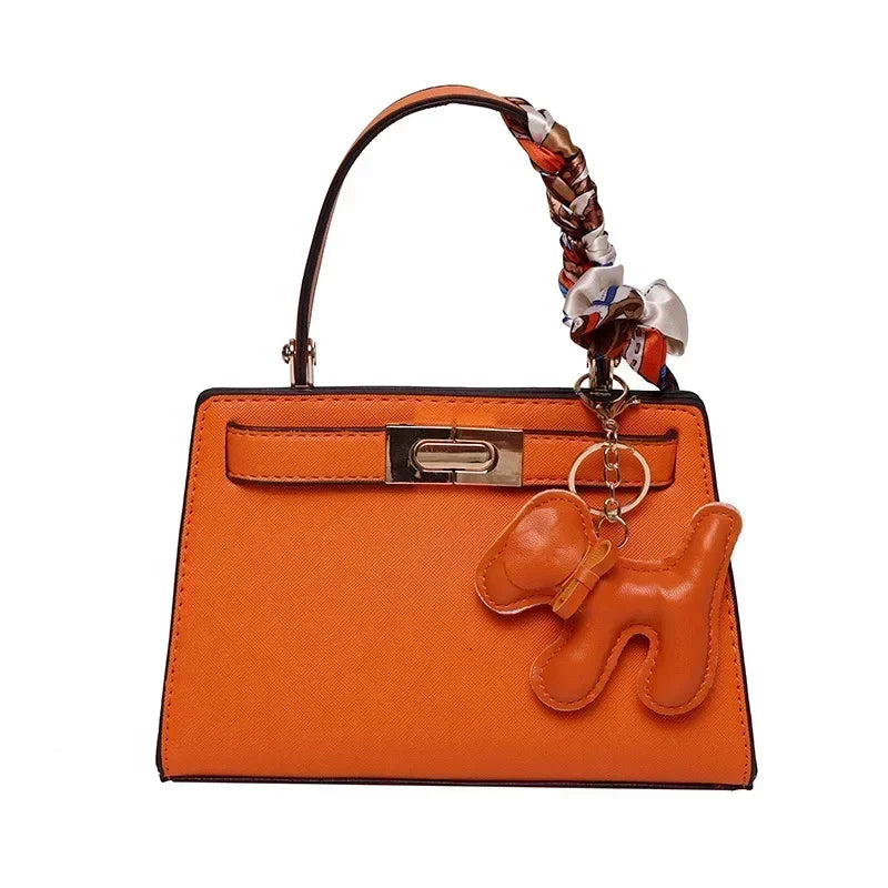 Kisangan | Strukturiertes Mini-Handbag mit Charme