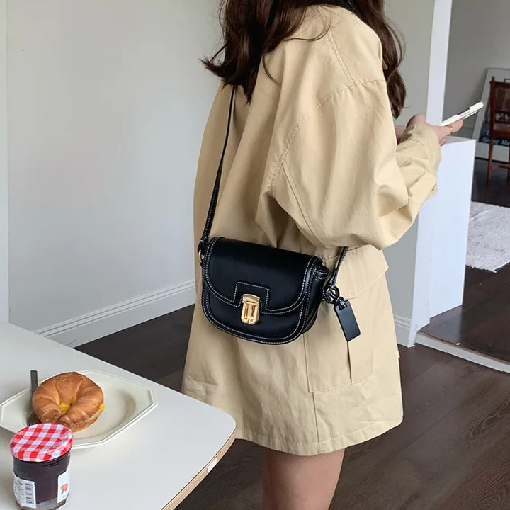 Georgetown | Kompakte Umhängetasche mit Magnetverschluss