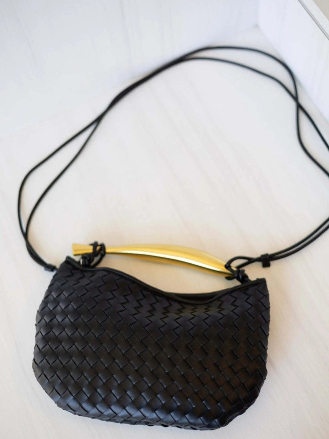 Plovdiv | Geflochtene Leder‑Handtasche mit Bügelgriff