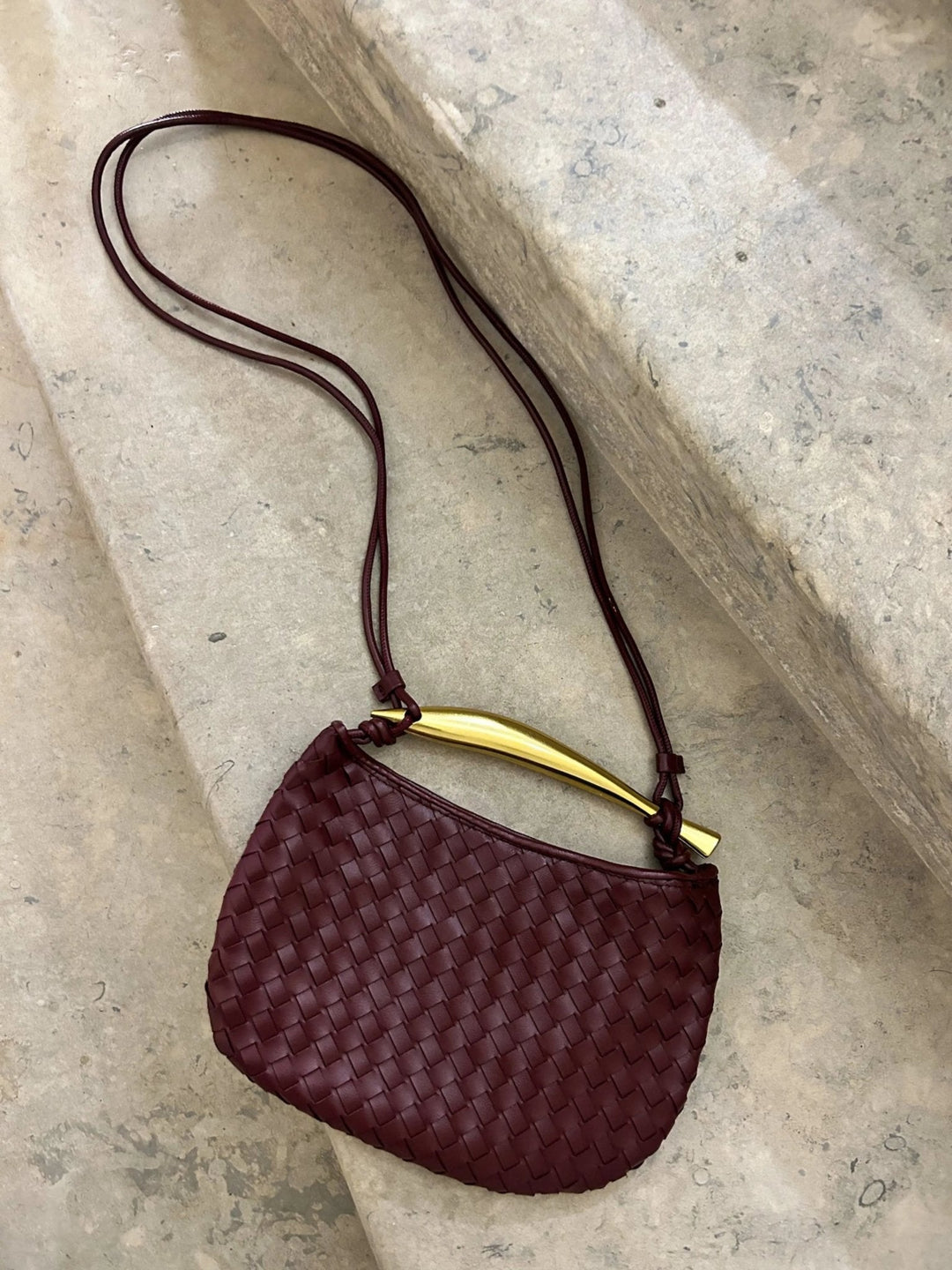 Plovdiv | Geflochtene Leder‑Handtasche mit Bügelgriff
