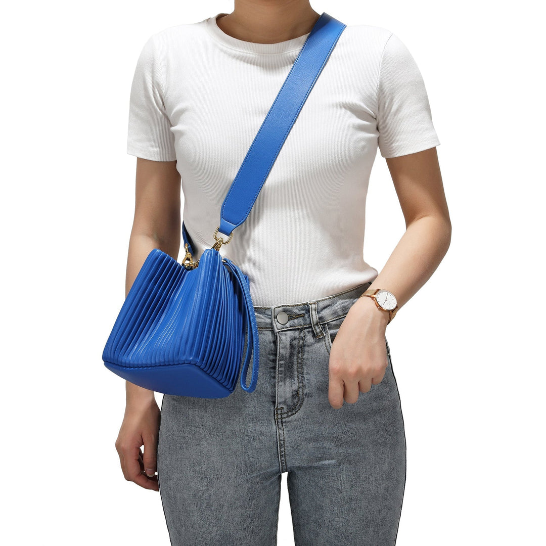 Oita | Leder Bucket Bag mit Rüschen