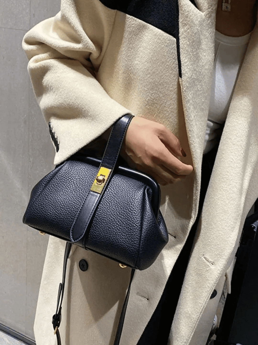 Taichung | Strukturierte Lederhandtasche