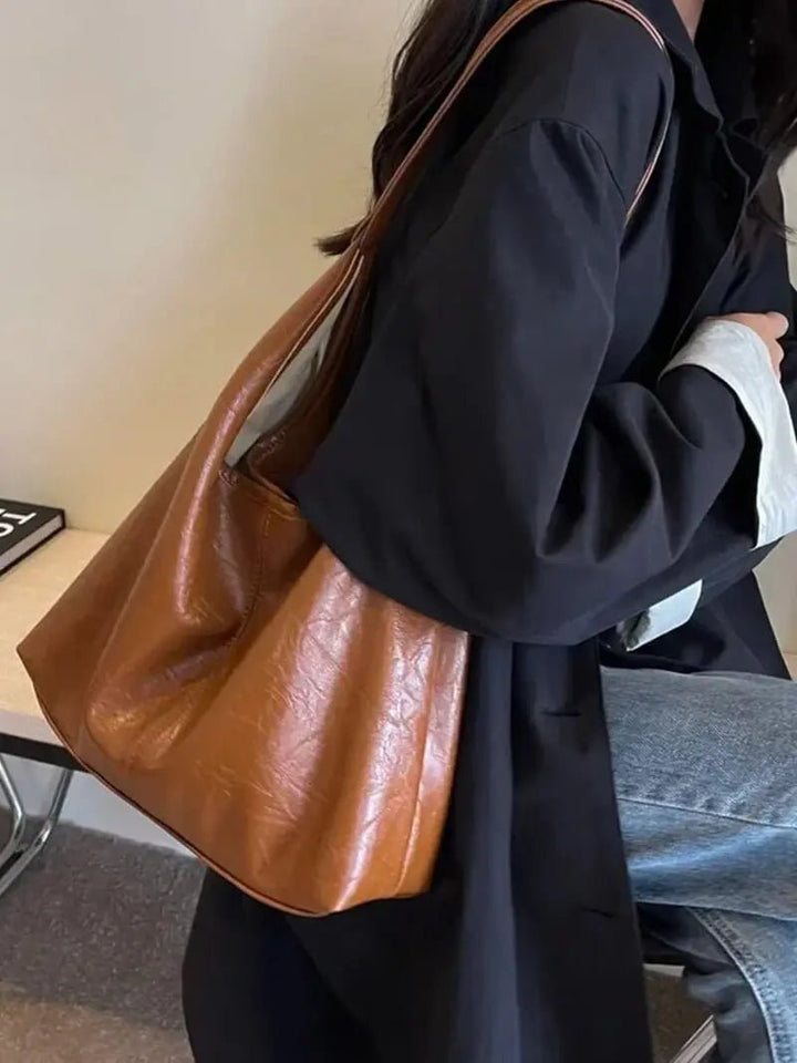Lanzhou  | Minimal Chic Hobo Bag Leder