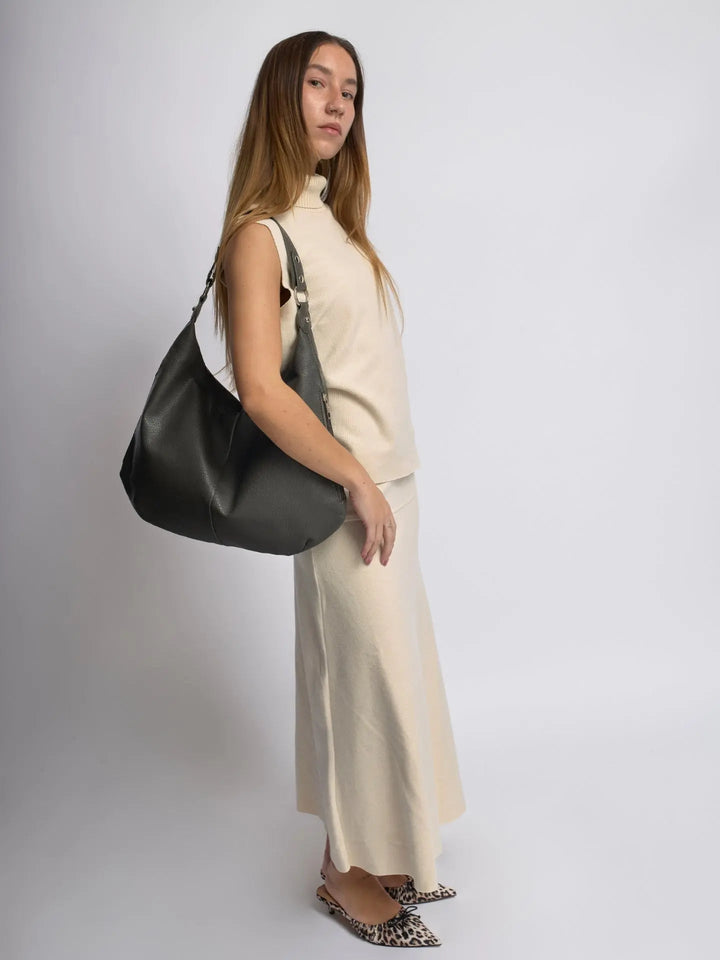 Teresina | Schlichte schwarze Leder‑Hobo‑Bag