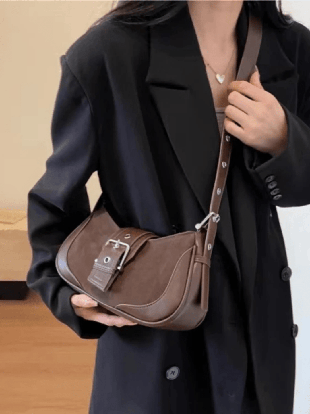 Daegu | Vintage Velours‑Schultertasche