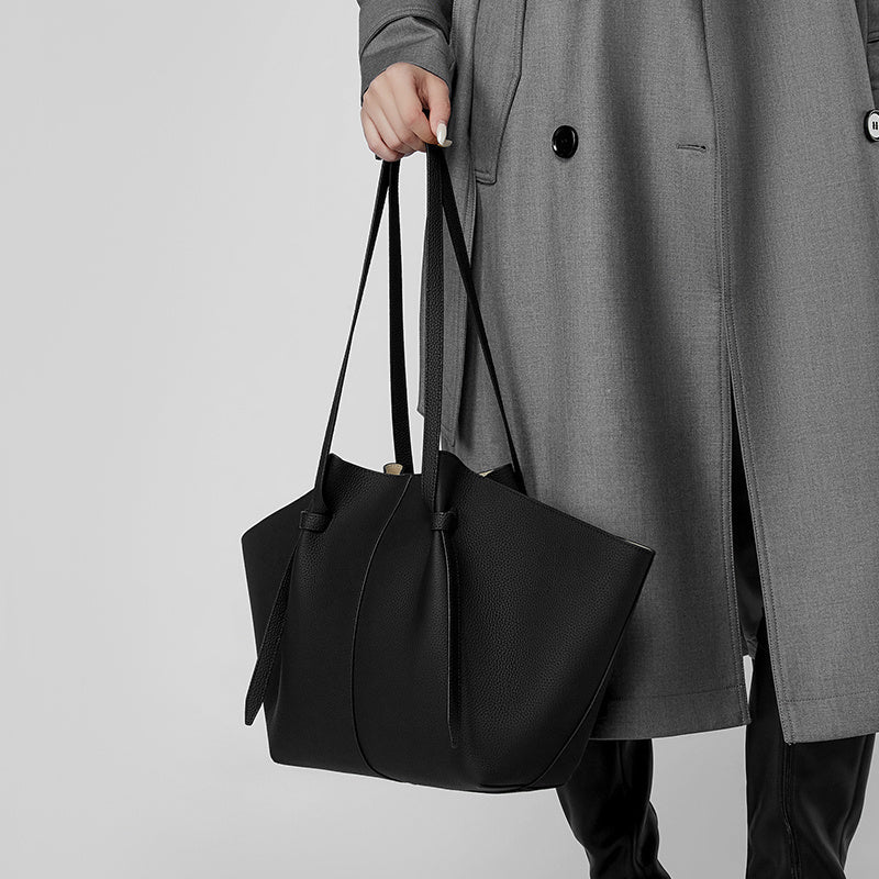 Sohar | Schwarze Leder-Tote mit Beutel