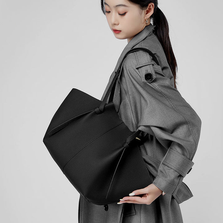 Sohar | Schwarze Leder-Tote mit Beutel