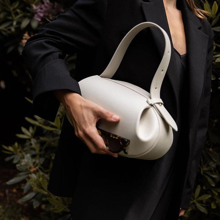 Varna | Skulpturale braune Schultertasche