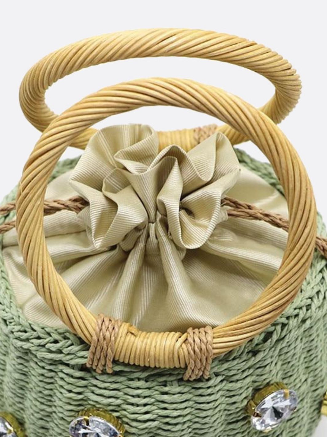 Jamshedpur | Geflochtene Mini‑Bucket‑Bag mit Schmuck