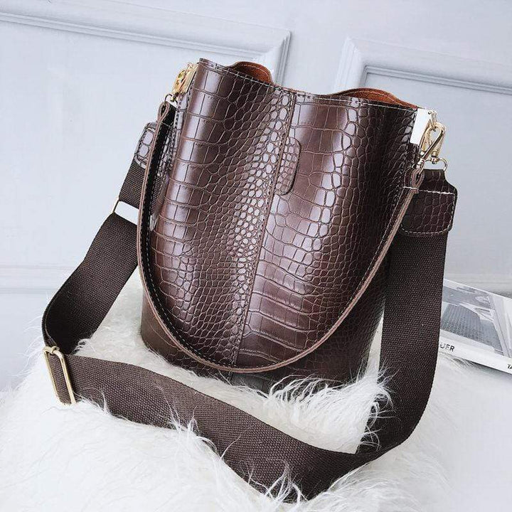 Amritsar | Croc‑Bucket Bag mit breitem Riemen