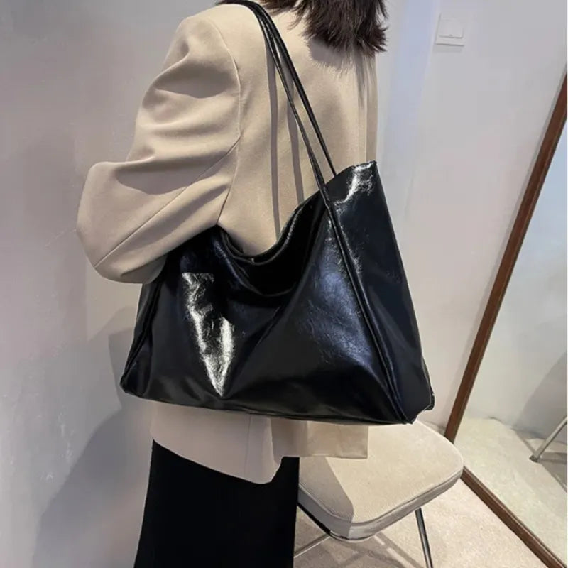 Surabaya | Rote Laptoptasche aus Kunstleder